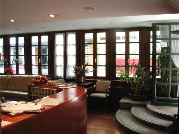 Public Area, La Plaza I, Asturias