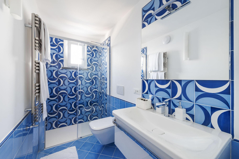 Bathroom 5, La Divina Amalfi Coast, Salerno