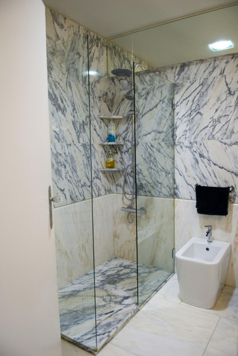 Bathroom 4, Porto Sea Apartments, Matosinhos