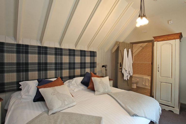Bedroom 3, The Falcon Inn, Leicestershire