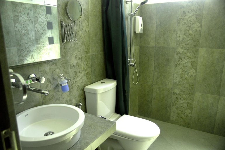 Bathroom 4, Villa Baywatch Rumassala, Habaraduwa