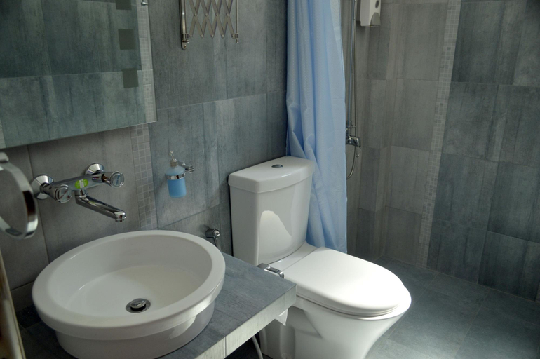 Bathroom 4, Villa Baywatch Rumassala, Habaraduwa
