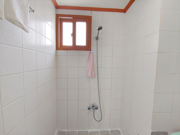 Bathroom 3, Seongsan Sunrise Pension, Seogwipo