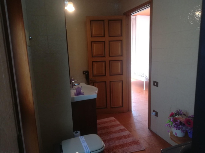 Bathroom 5, Il Giardino di Villa Anna, Napoli