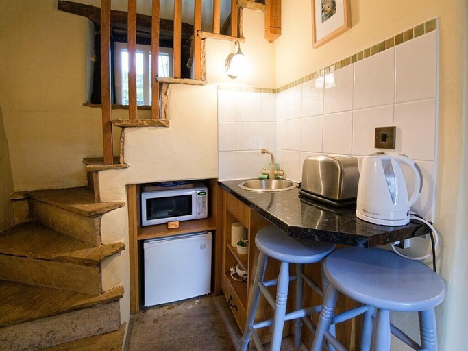 Bedroom 3, Rushop Hall, Derbyshire