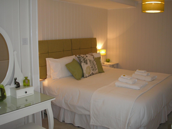 Bedroom 3, Petherton Cottage Studios, Dorset