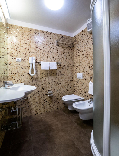 Bathroom 4, Residence Lastei, Trento