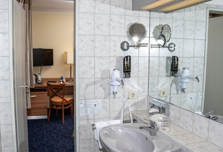 Bathroom 4, Kiek In Hotel Zur Einkehr, Stade