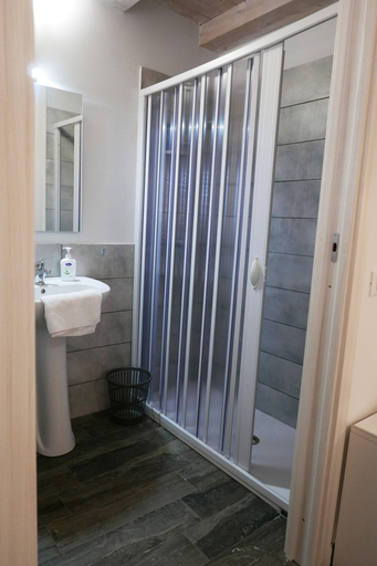 Bathroom 4, Opera Boutique Rooms, Palermo