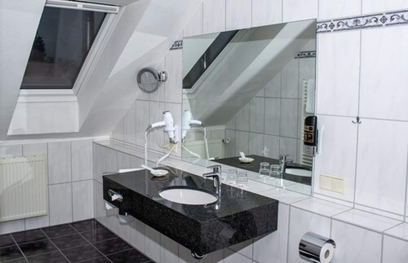 Bathroom 4, Kiek In Hotel Zur Einkehr, Stade