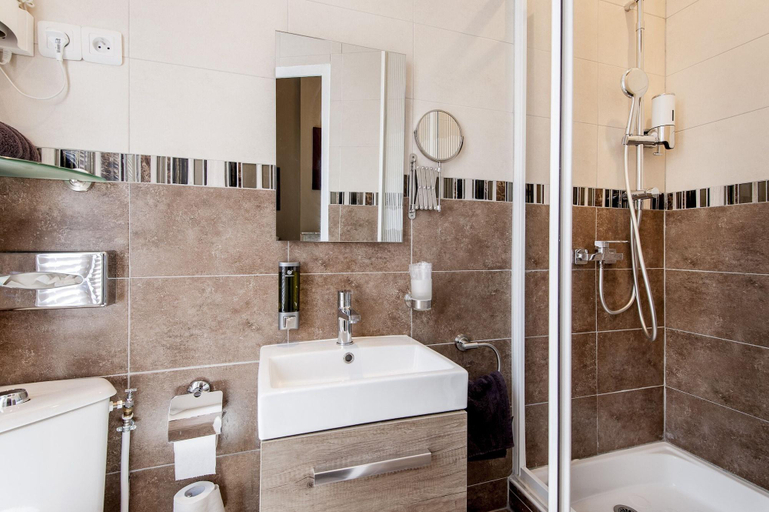 Bathroom 4, Hôtel De Charme Le Provence, Bouches-du-Rhône