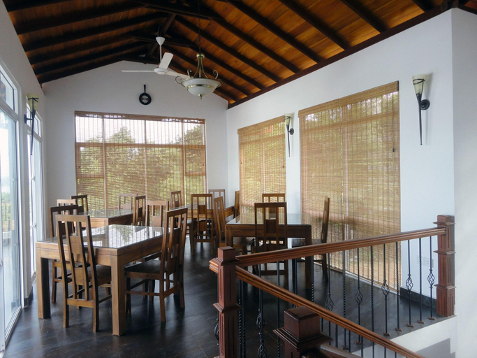 Food & Drinks 5, Villa Baywatch Rumassala, Habaraduwa