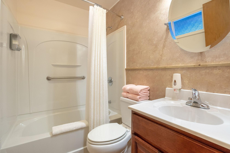 Bathroom 4, Talkeetna Inn, Matanuska-Susitna