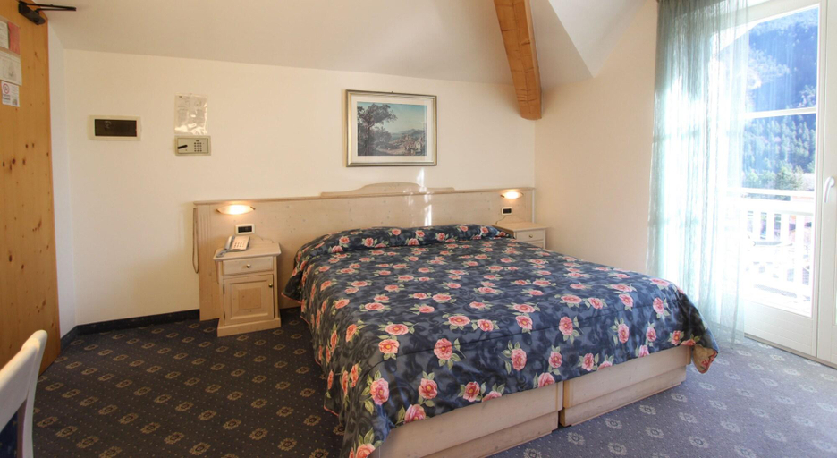 Bedroom 4, Hotel Europa, Trento