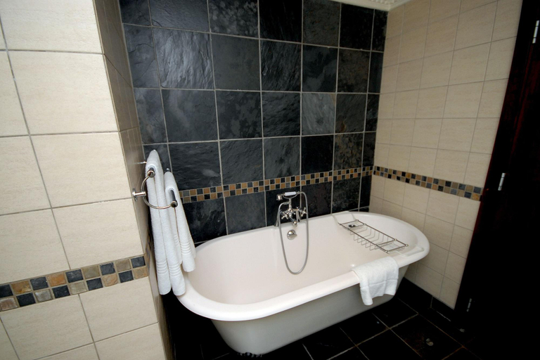 Bathroom 5, Emerald Resort & Casino, Sedibeng