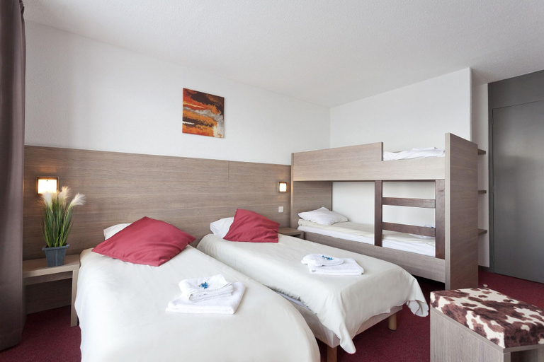 Bedroom 2, Hôtel Club mmv Les Mélèzes Arc 2000, Savoie