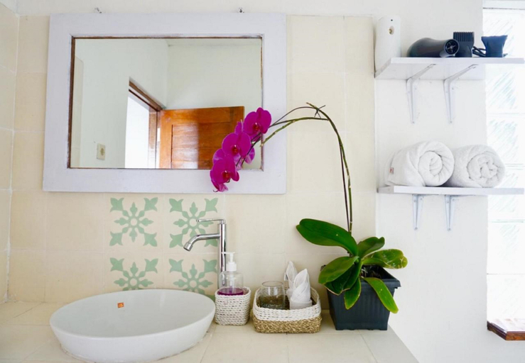 Bathroom, Arya Utama Garden Villa, Buleleng