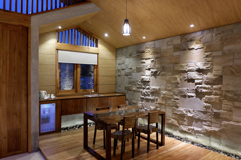 Dining Room 23