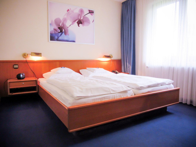 Bedroom 4, Hotel Zur Flora, Essen