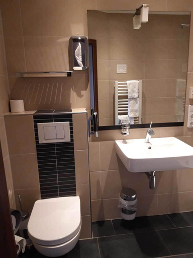 Bathroom 5, Hotel & Restaurant La Baia, Cochem-Zell