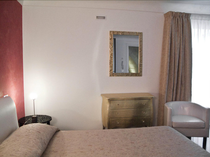 Others 5, Le Sirene, Ragusa