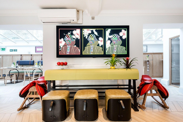 Public Area 3, Burnside Hotel, Warwickshire