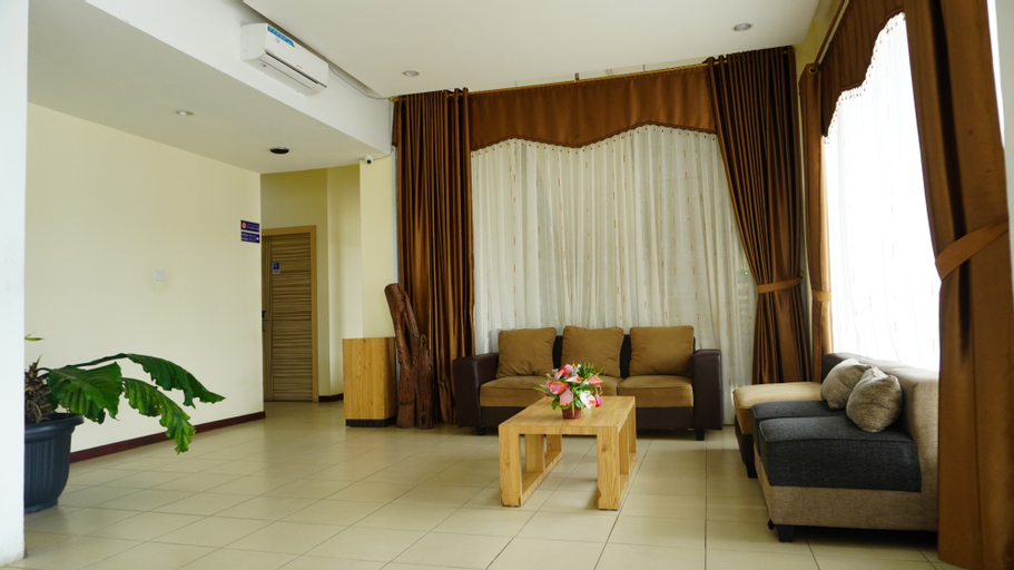 Others 5, Ladja Hotel, Sintang