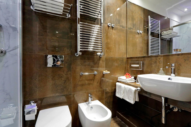Bathroom 5, Piazza Venezia Grand Suite, Rome