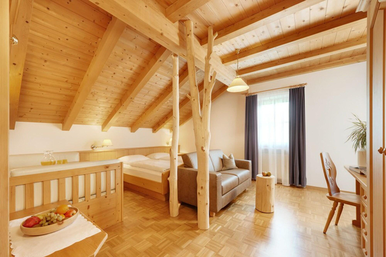 Bedroom 3, Alpin Stile Hotel, Bolzano