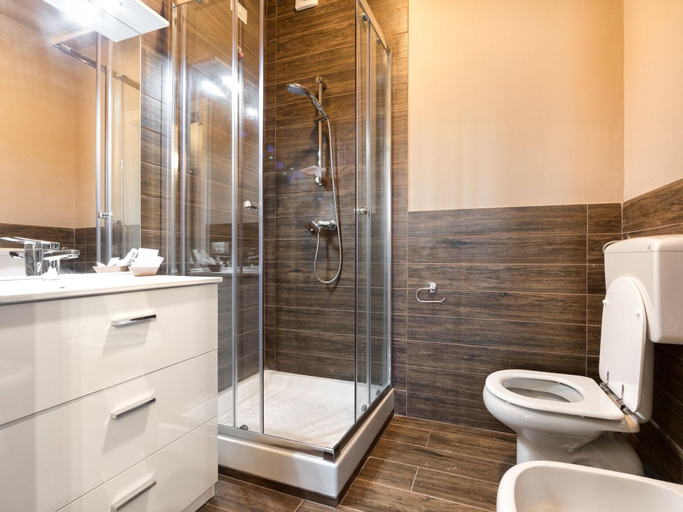 Bathroom 5, Hotel Giulietta, Verona