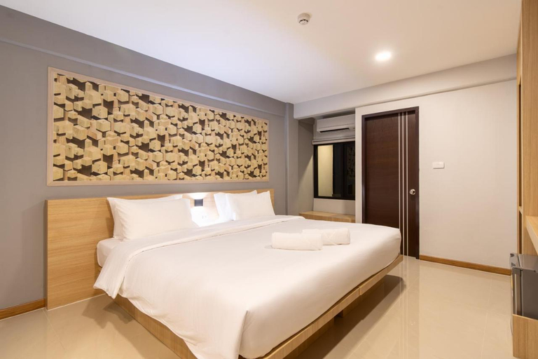 Plaai Play Hotel - Tap to explore photos