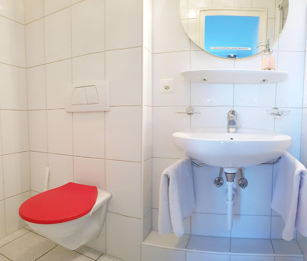 Bathroom 4, Adventure Guesthouse, Interlaken