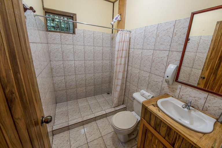 Bathroom 4, Hospedaje Mariposa, Puntarenas