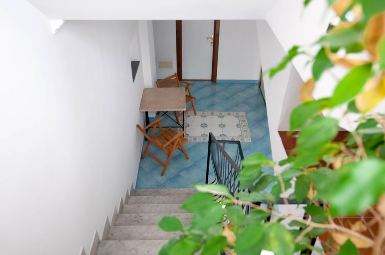 Public Area 2, Albergo Macrì, Napoli