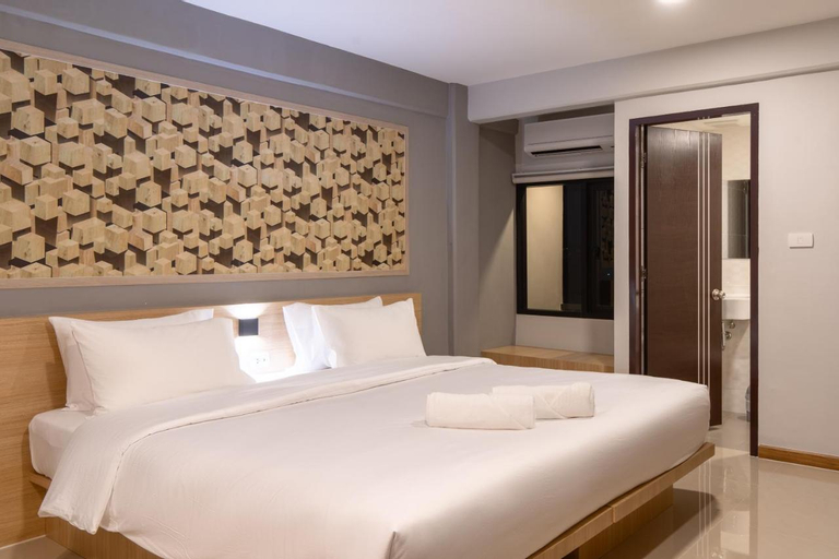 Plaai Play Hotel - Tap to explore photos