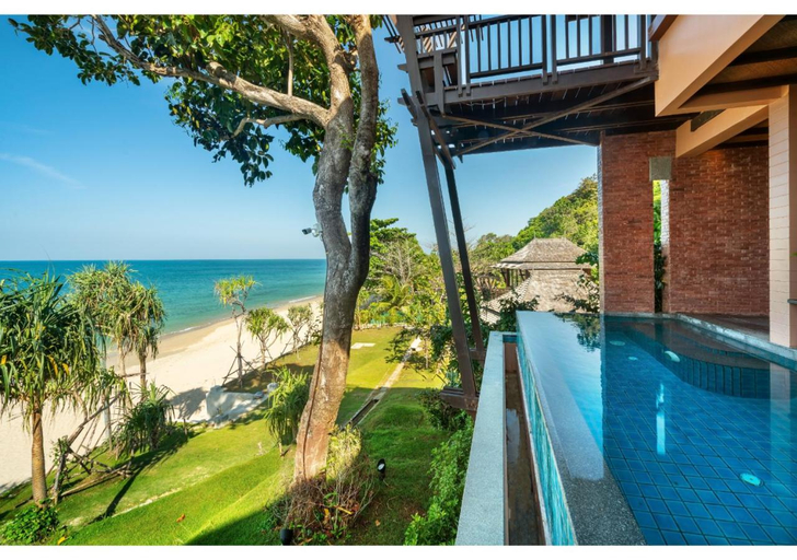 Nirvana  Beach Resort Room Type - Beachfront Pool Villa 1 Bedroom with Jacuzzi
