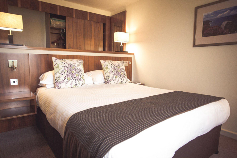 Bedroom 2, Lanhydrock Hotel & Golf Club, Cornwall