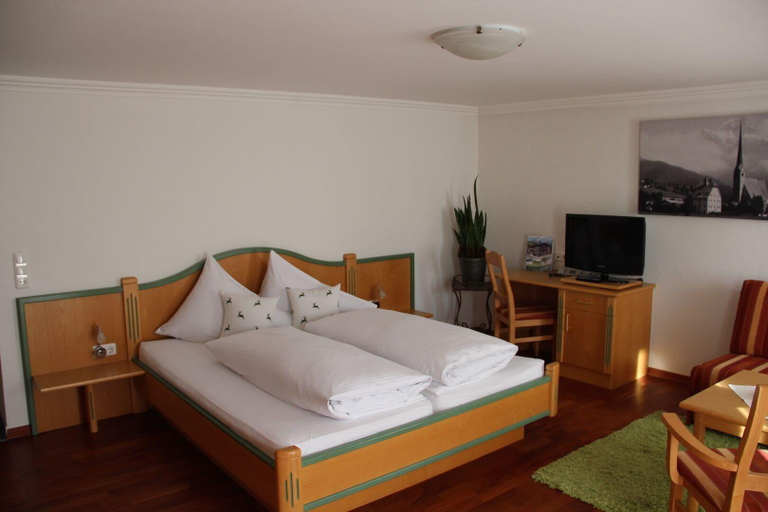 Bedroom 3, Hotel Gasthof Moserwirt, Zell am See