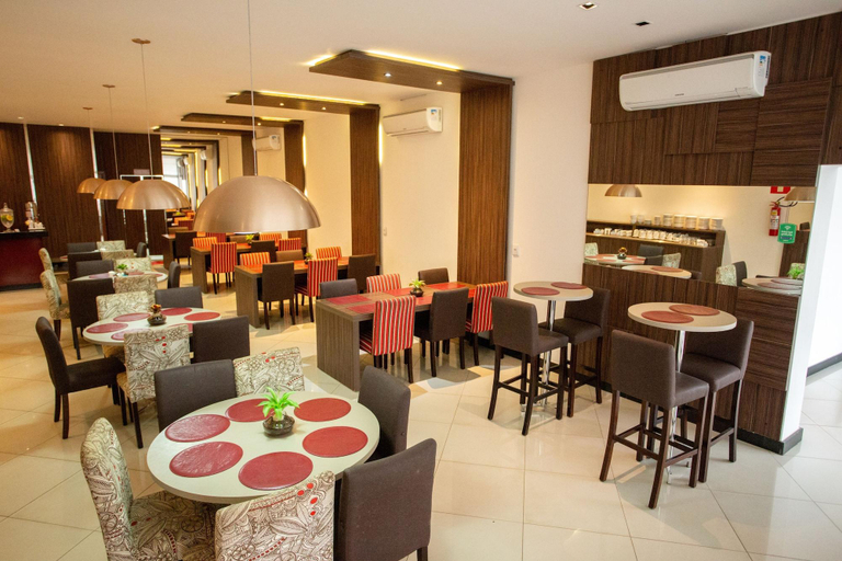 Food & Drinks 5, Carlton Plaza Torre, Araxá