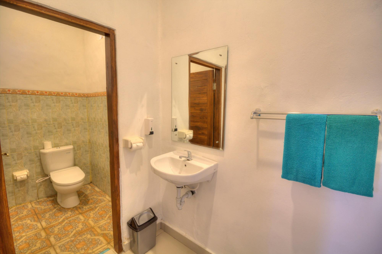 Bathroom 2, Ary's Guest House, Klungkung