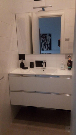 Bathroom 5, Casa Dell'Artista 2, Salerno