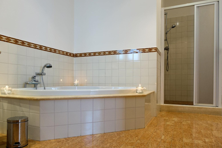 Bathroom 5, Hotel Appia Antica, Bari