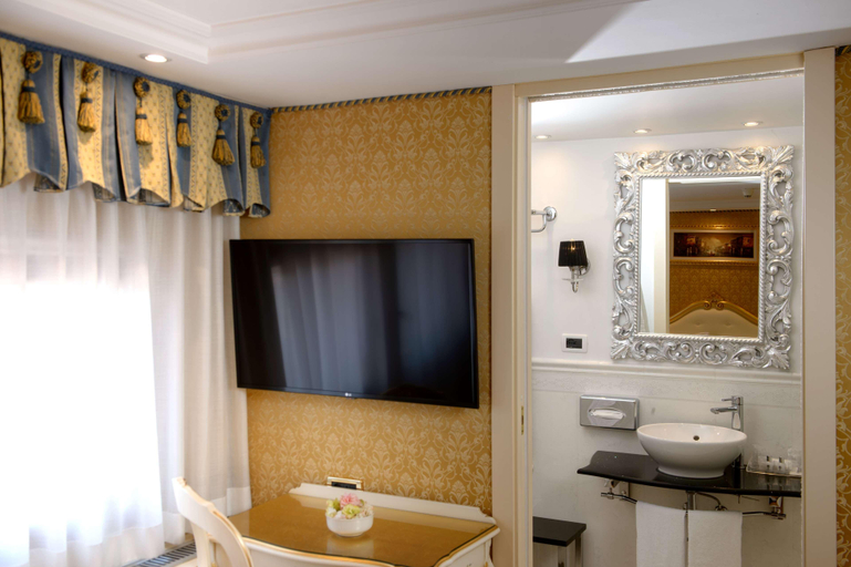 Bathroom 4, Hotel Olimpia Venice, BW Signature Collection, Venezia