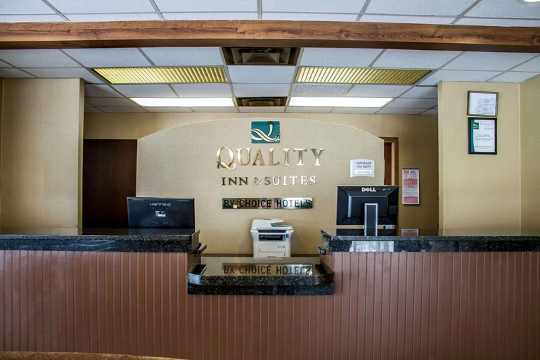 Public Area 2, Rodeway Inn & Suites, Trumbull