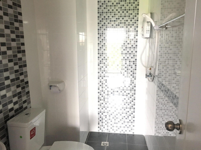 Bathroom, Sutharnlai Apartment, Muang Suphanburi