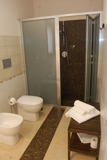 Bathroom 5, B&B Le Antiche Cisterne, Catania