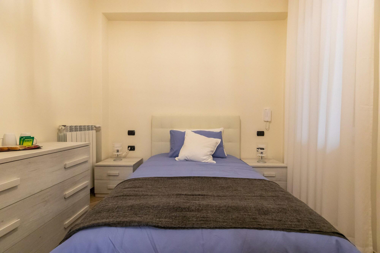 Bedroom 4, Napoli d'Amare, Napoli