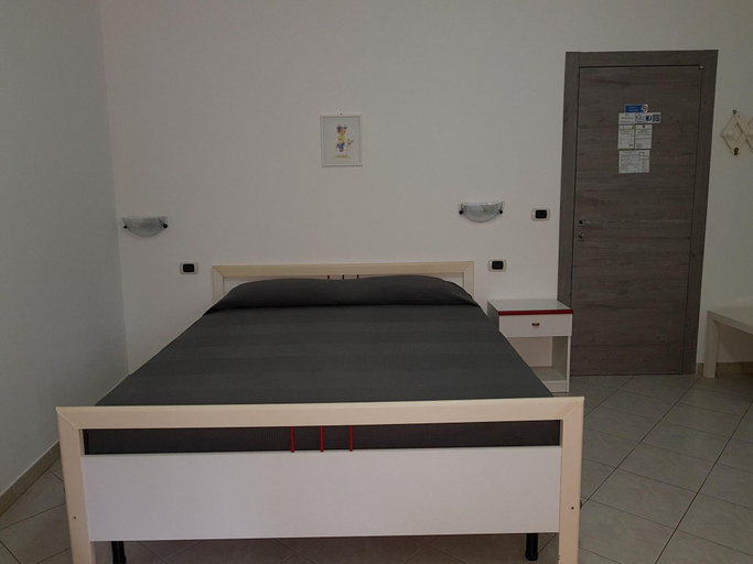 Bedroom 2, Holiday Bed & Breakfast Vico del Gargano, Foggia