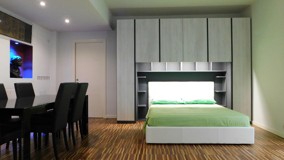 Bedroom 4, Garden Apartment, Verona