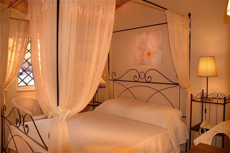 Bedroom 4, The Olive Inn, Foggia